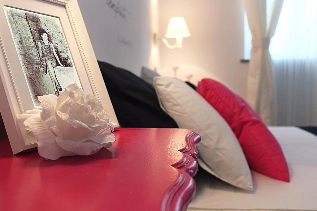 La Casa Di Margit Appartement Nova Milanese Kamer foto