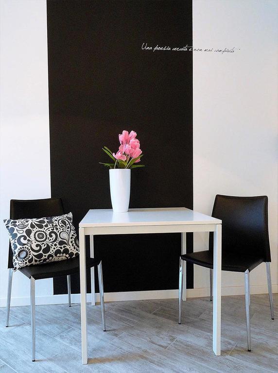 La Casa Di Margit Appartement Nova Milanese Kamer foto